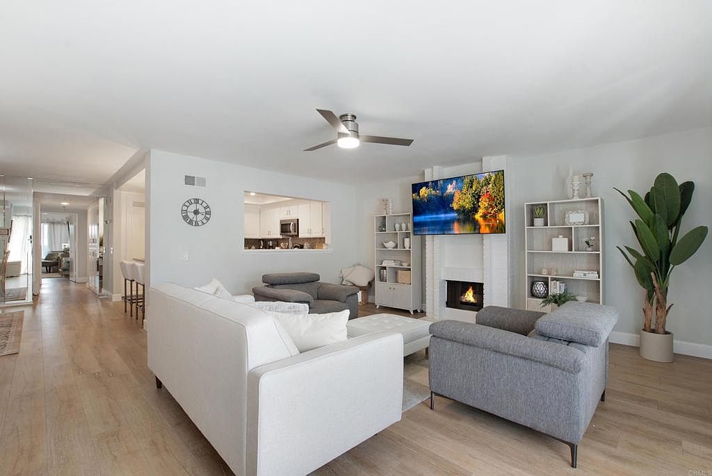 5 Montego Ct photo 2