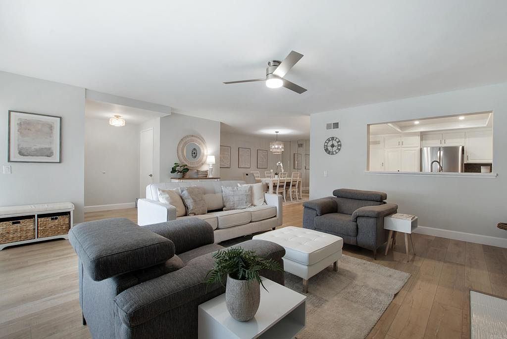 5 Montego Ct photo 3