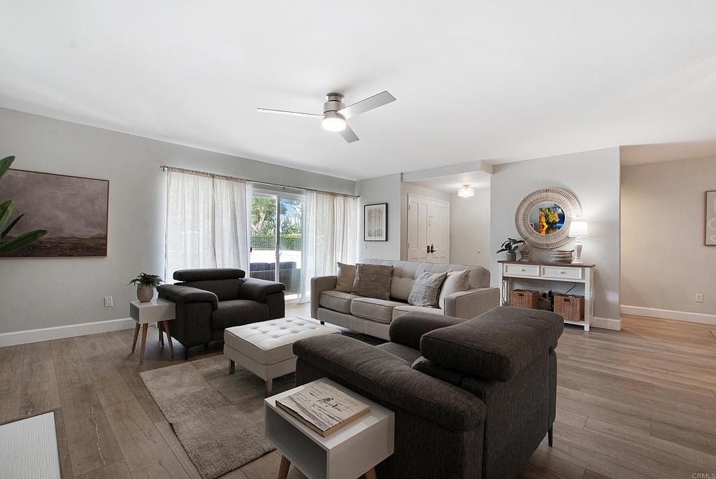 5 Montego Ct photo 4