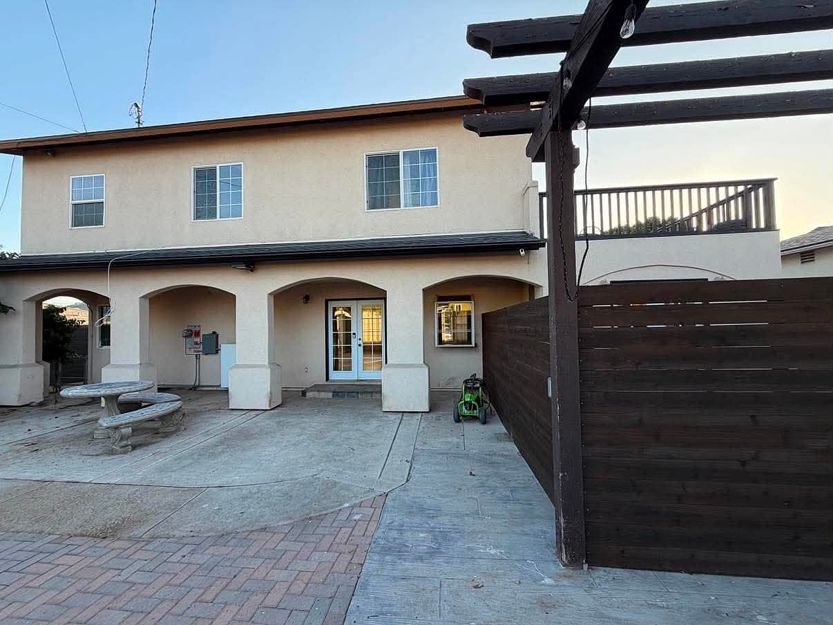 1395 Sheryl Ave photo 4