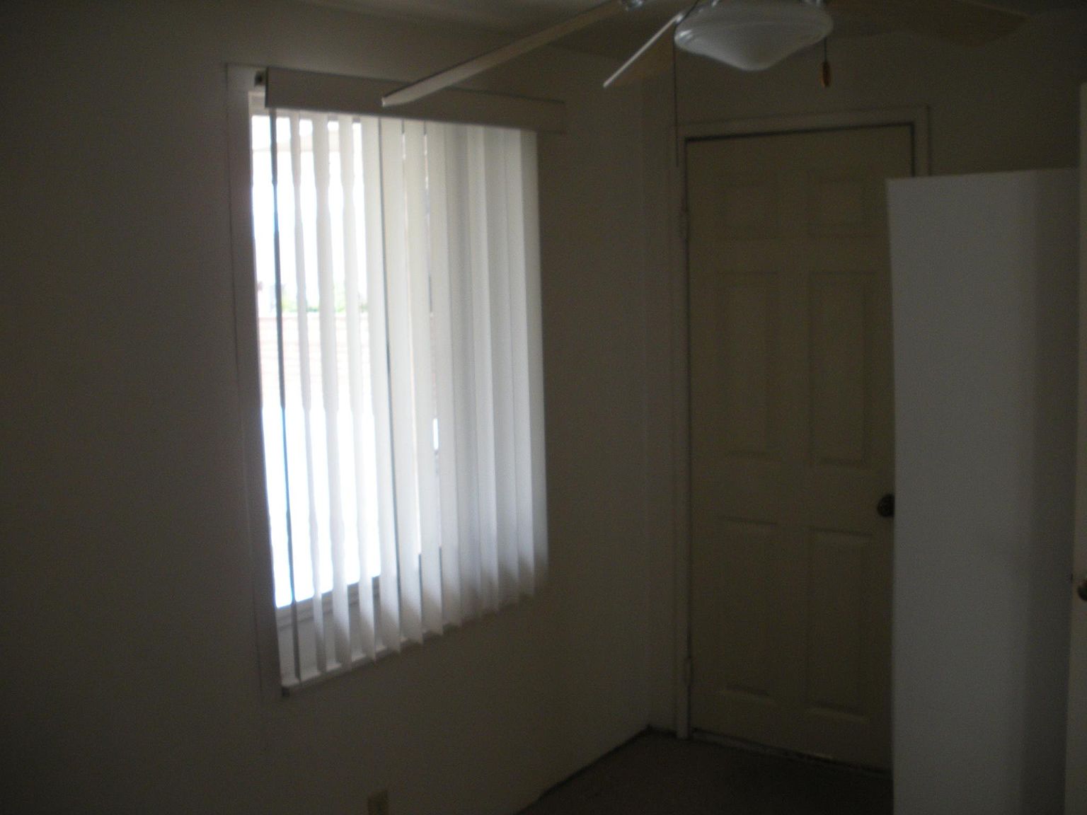 1136 Twin Oaks Ave photo 5