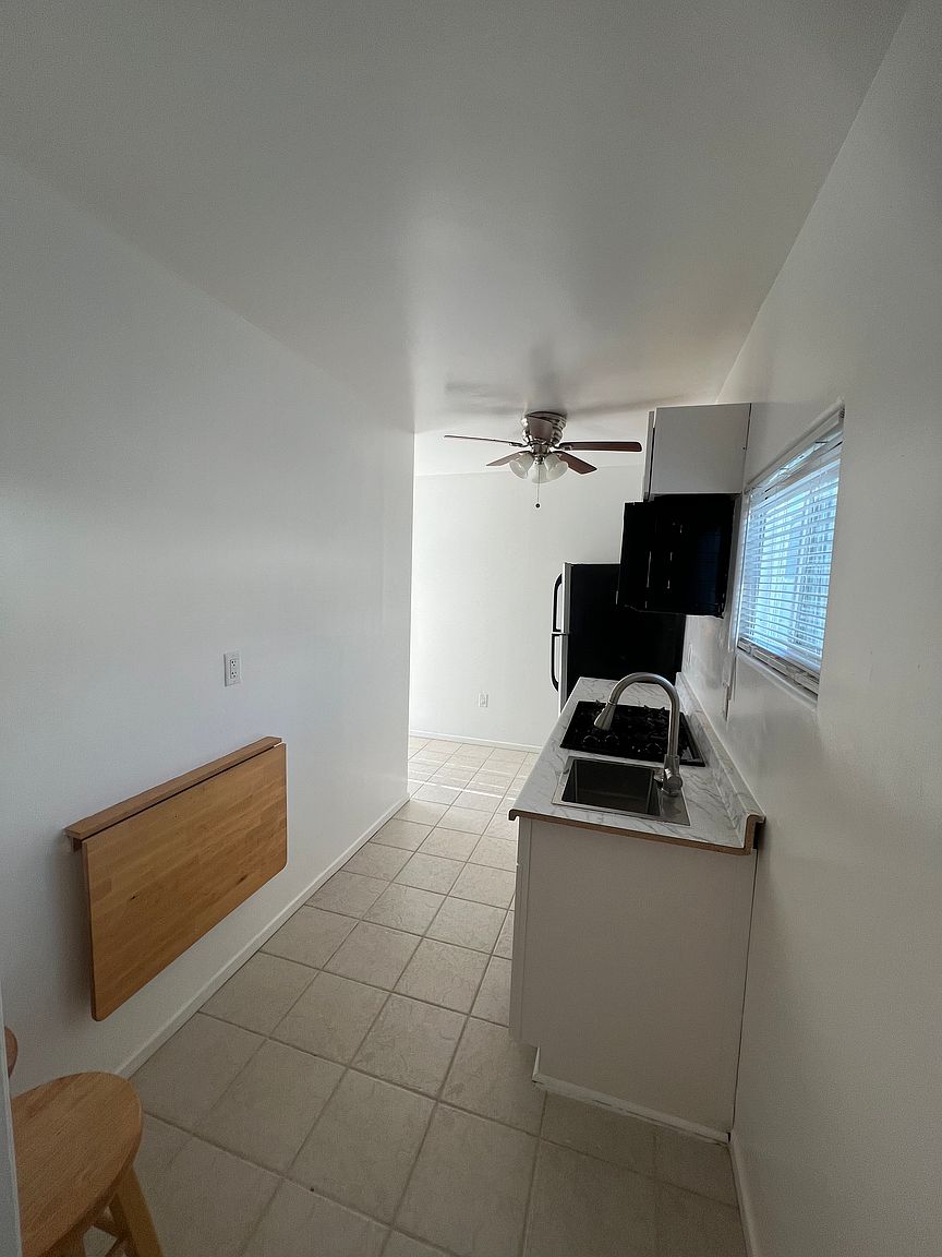 122 E Quintard St photo 5