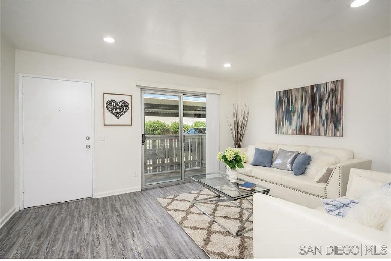 1555 Broadway photo 4