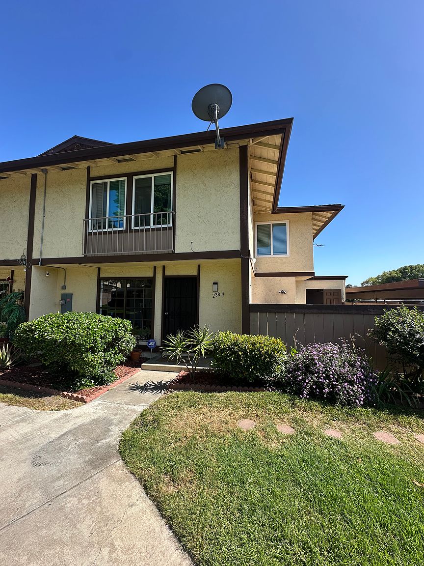 230 Regency Ct photo 2