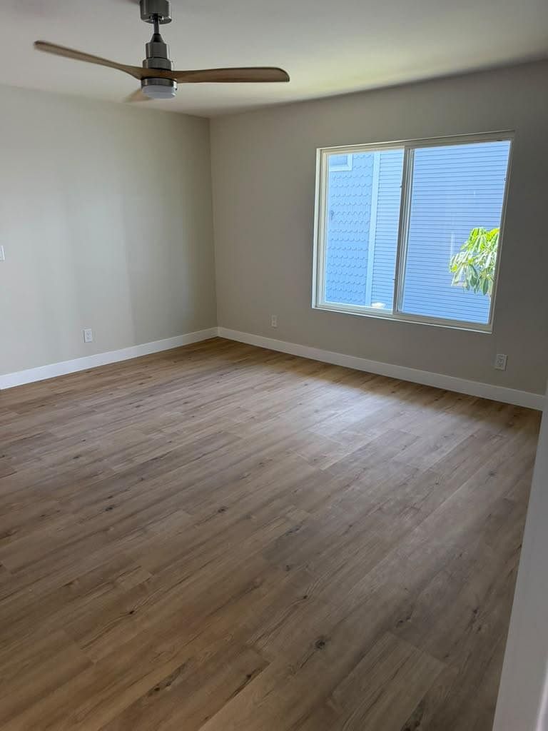 225 Dahlia Ave photo 4
