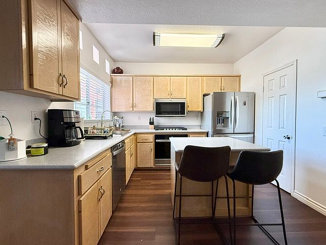 221 Donax Ave photo 3