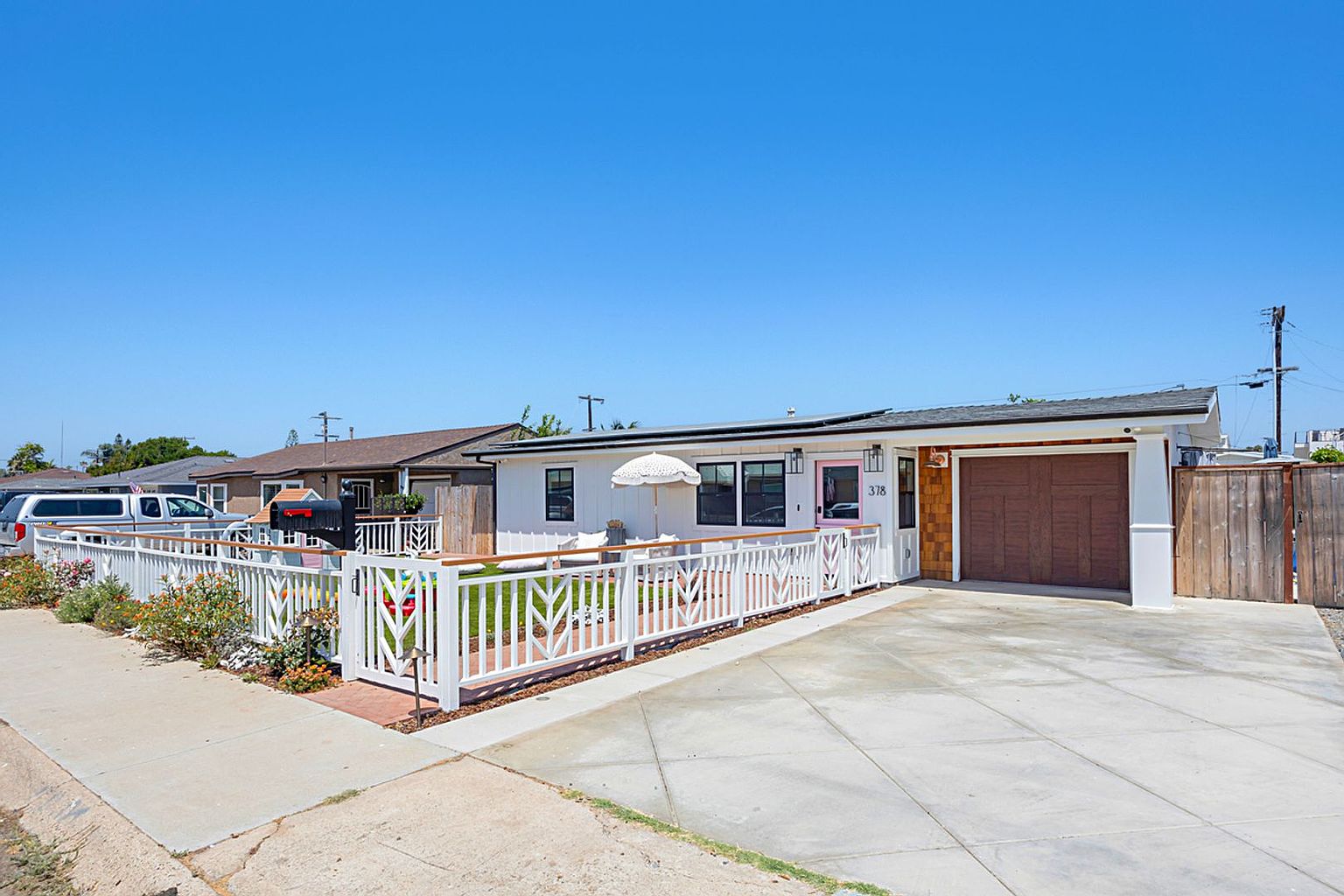 378 Ebony Ave