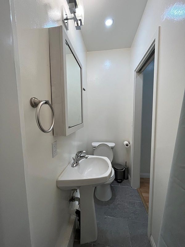 2645 Chadwell Ave photo 4