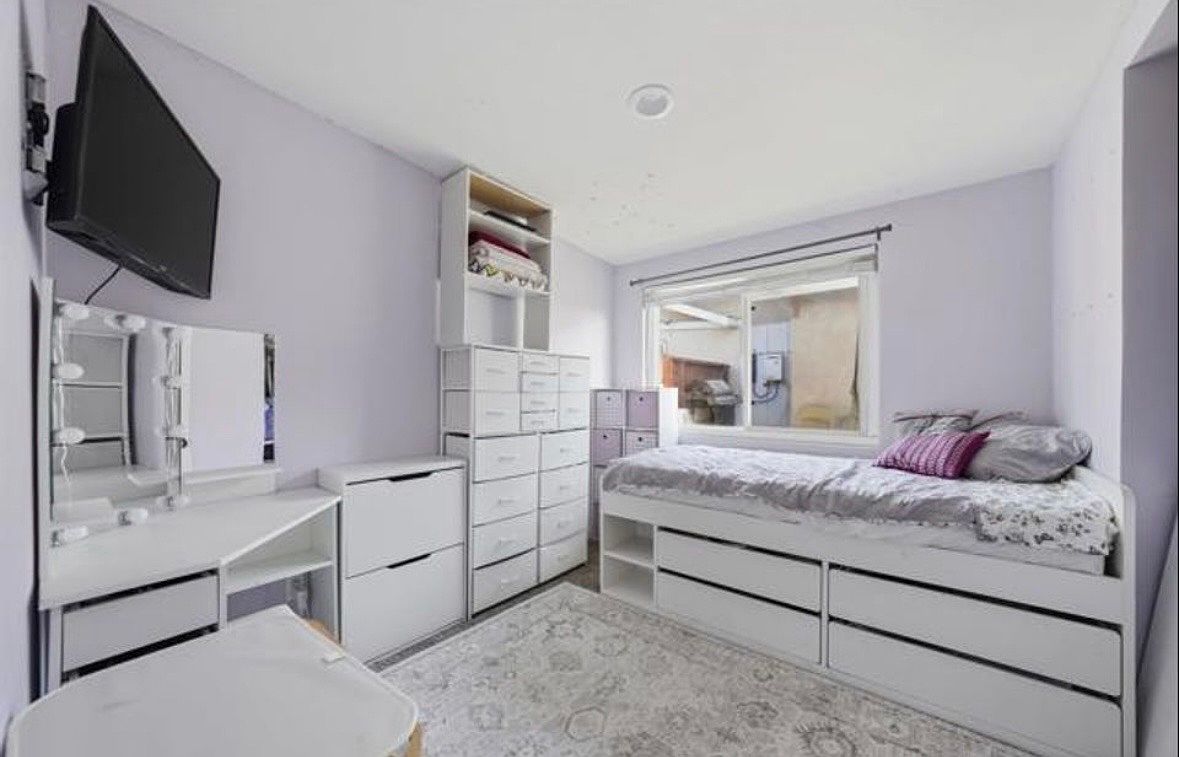 581 Le May Ave photo 4