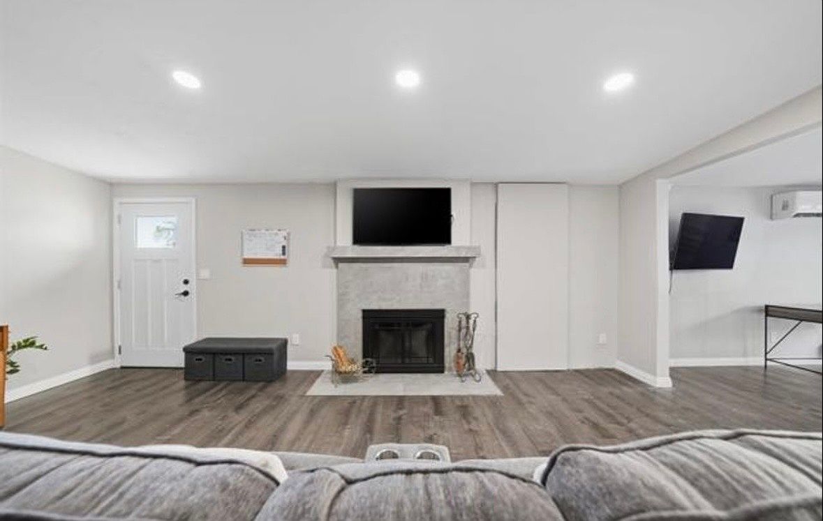 581 Le May Ave photo 3