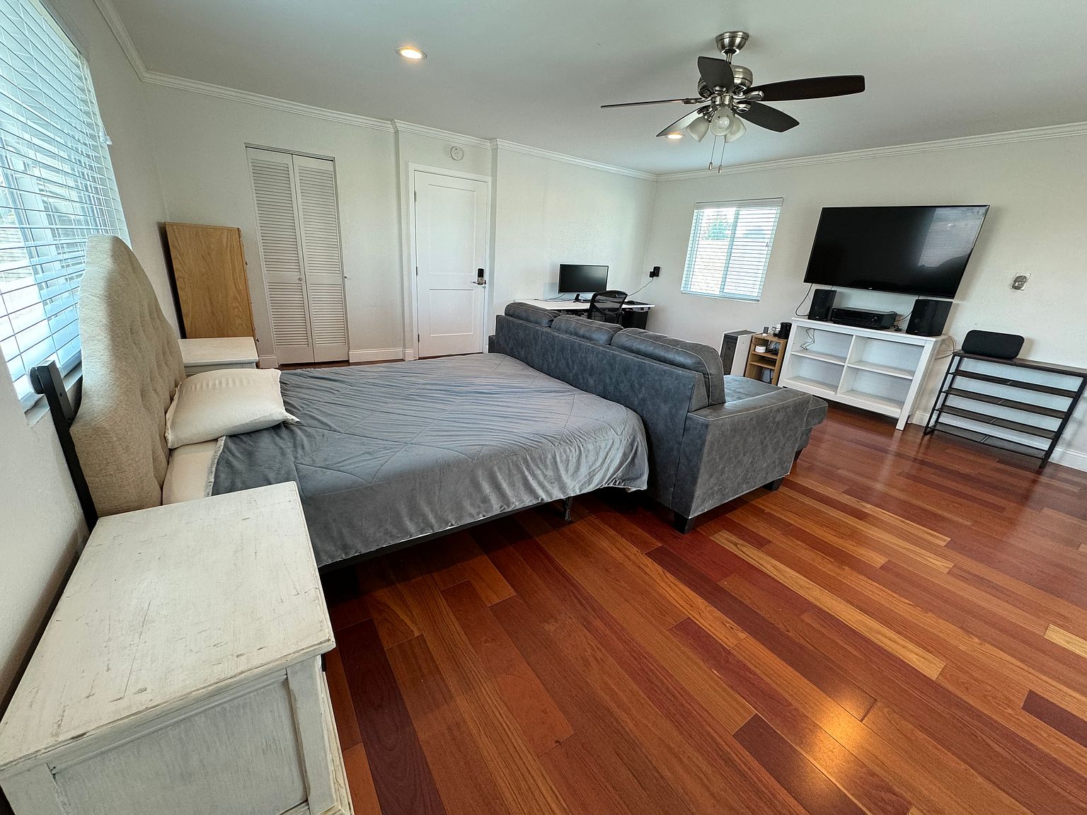1042 Garland Dr photo 5