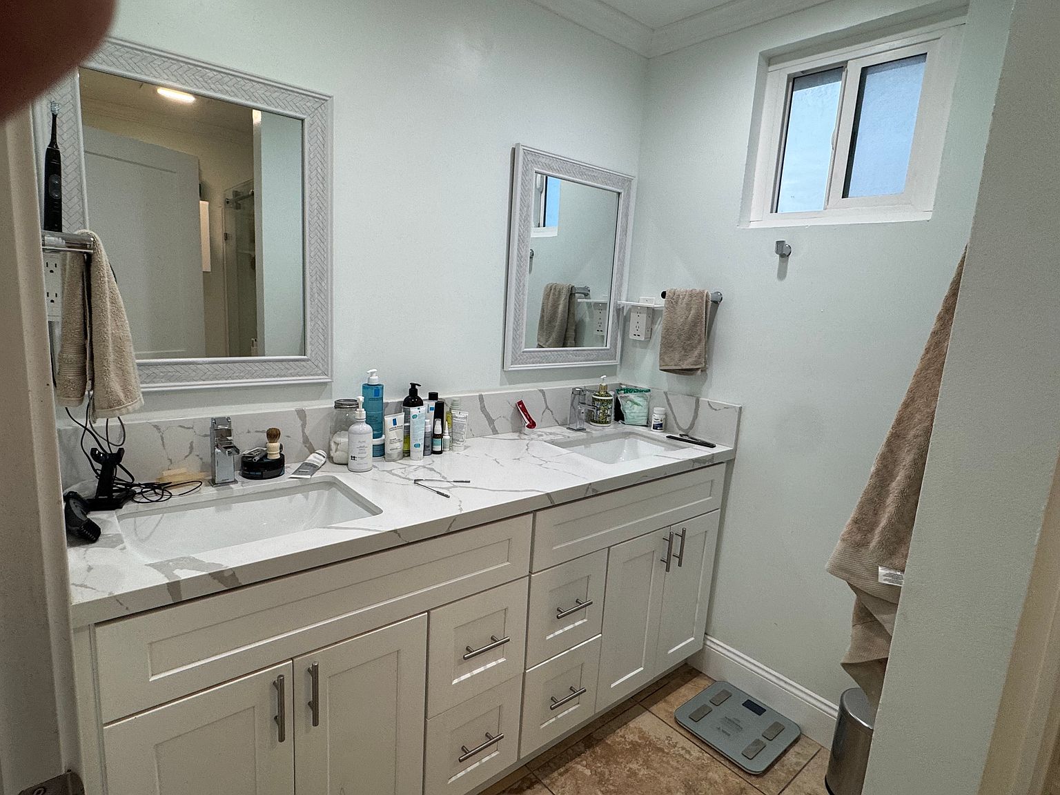1042 Garland Dr photo 3