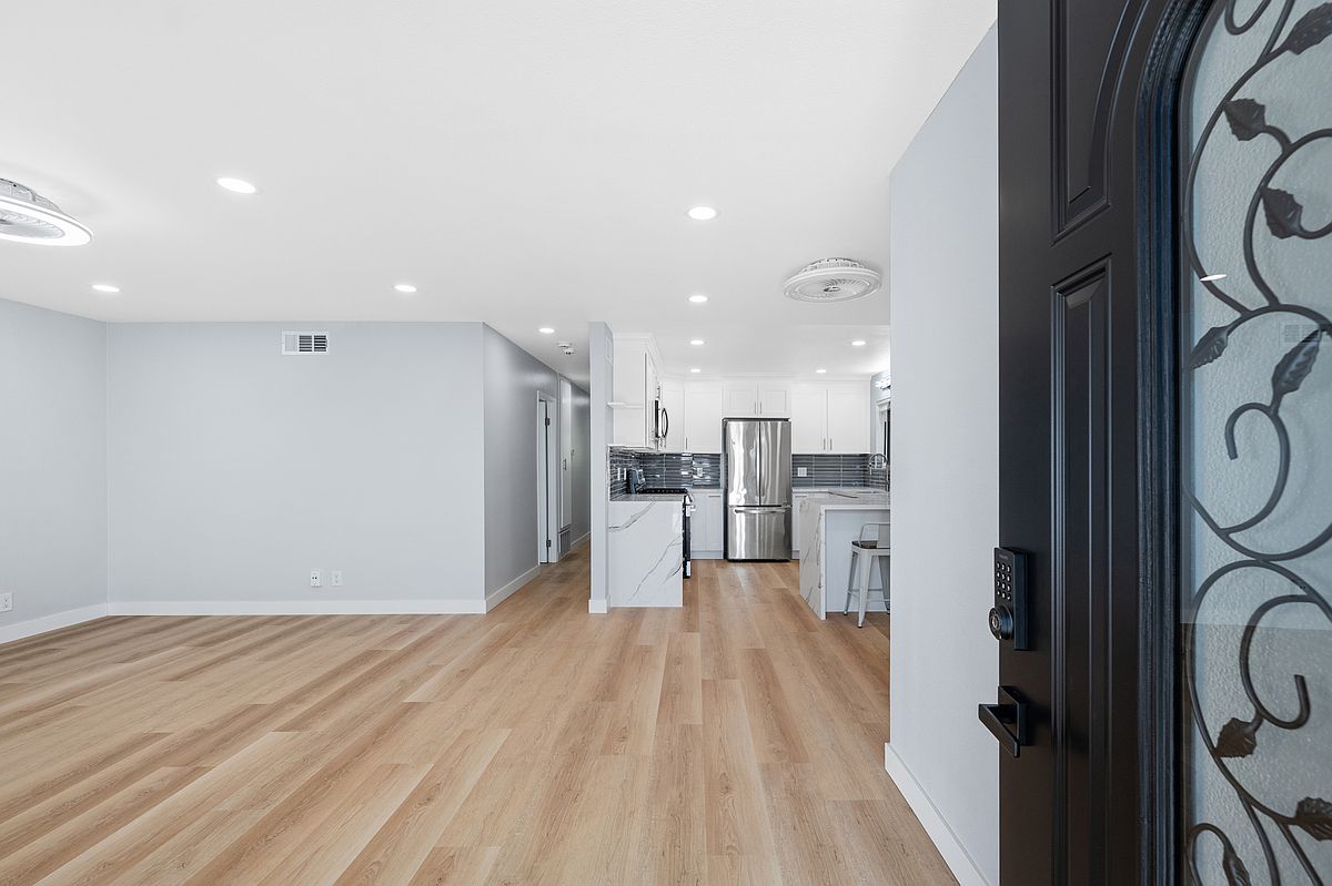 4048 Marzo St photo 3