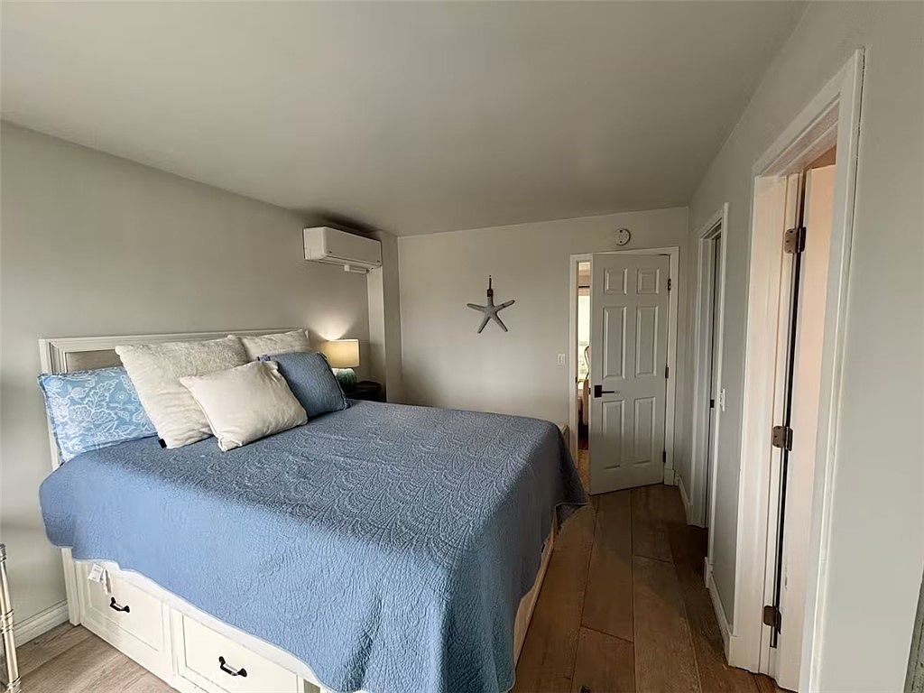 1398 Seacoast Dr photo 5