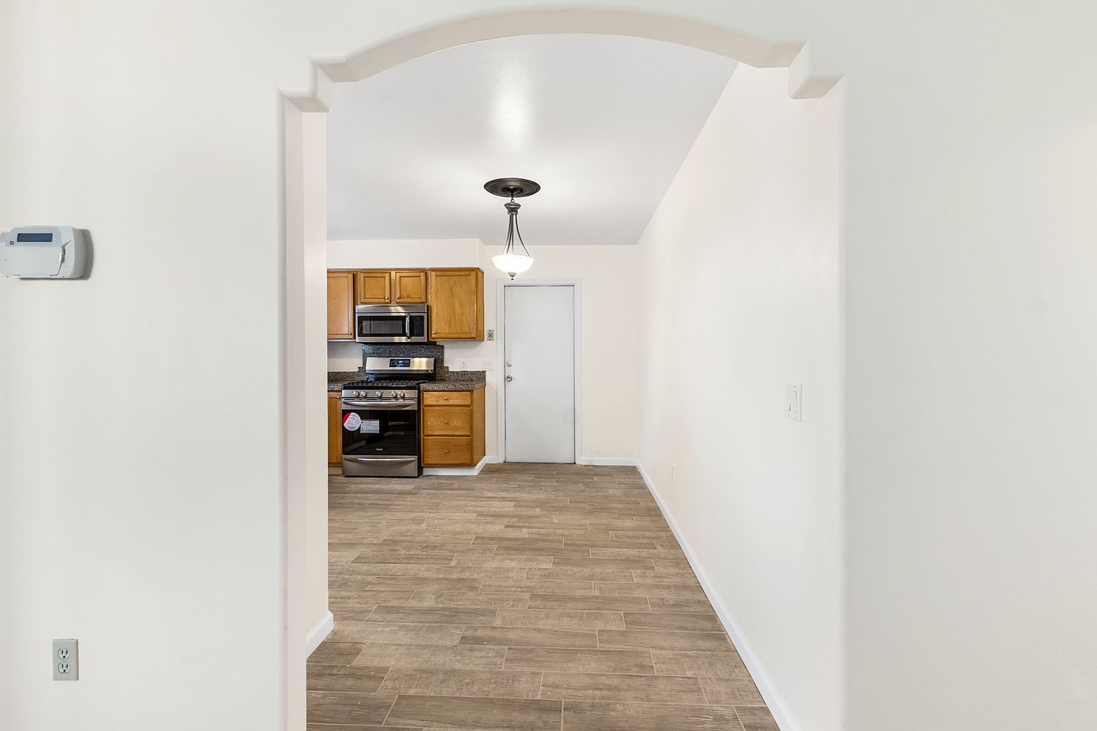 1140 Gaywood St photo 4