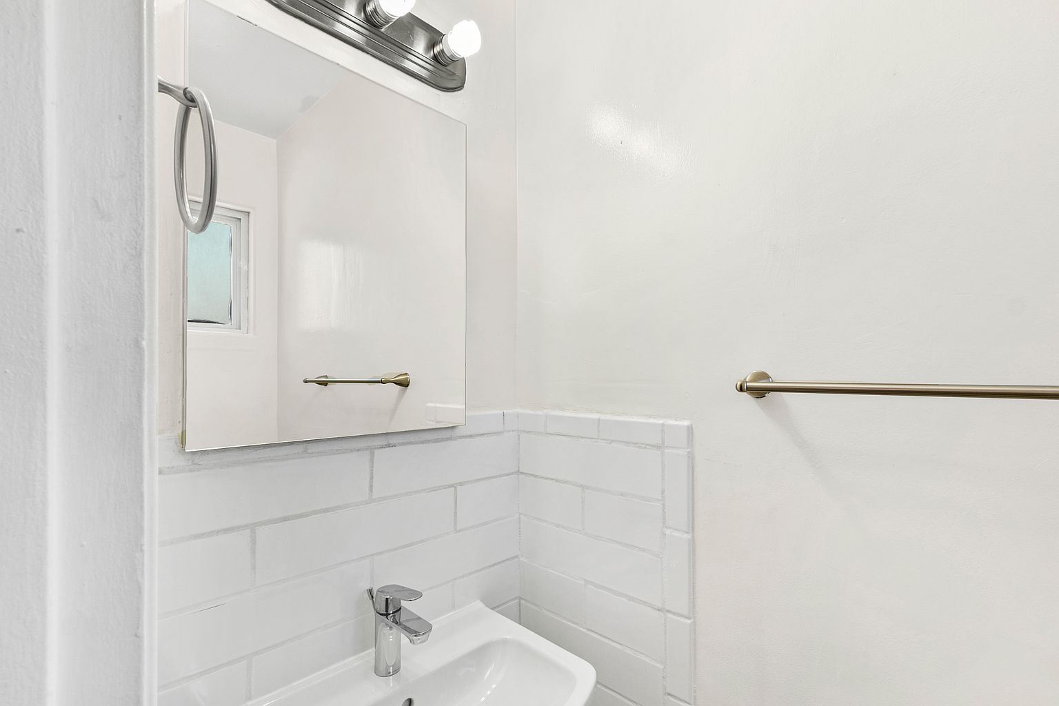 1140 Gaywood St photo 5