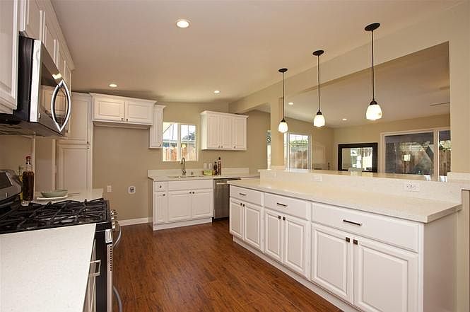1219 Iris Ave photo 3