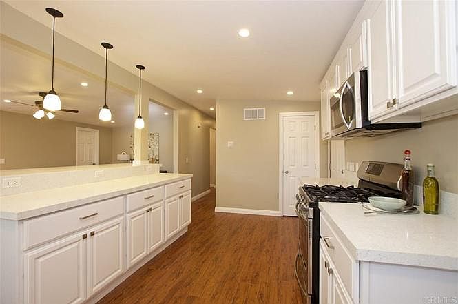 1219 Iris Ave photo 4