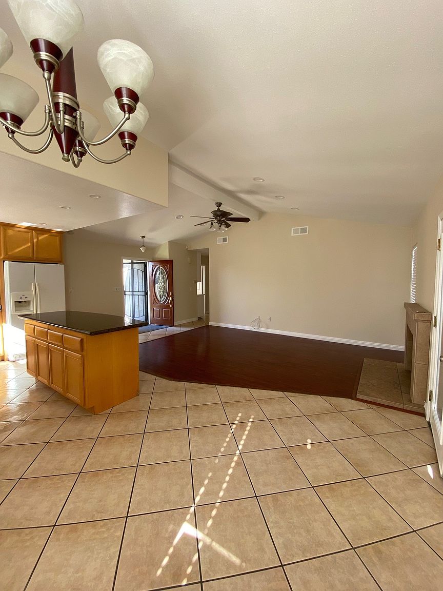 2135 Madreselva Way photo 4