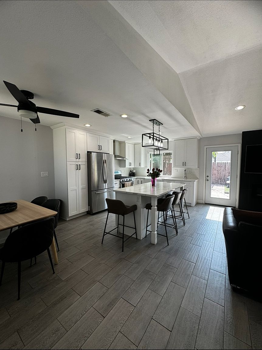 2614 Pikake St photo 2