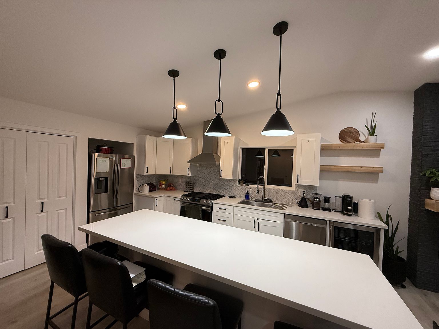 356 Theresa Way photo 3