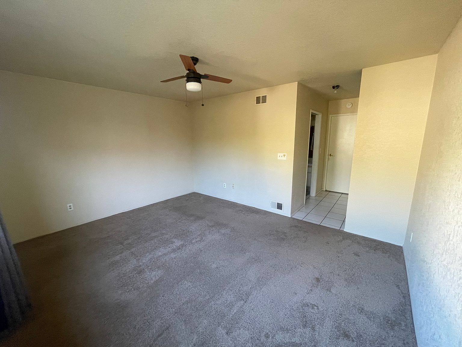 751 Lori Ln photo 2
