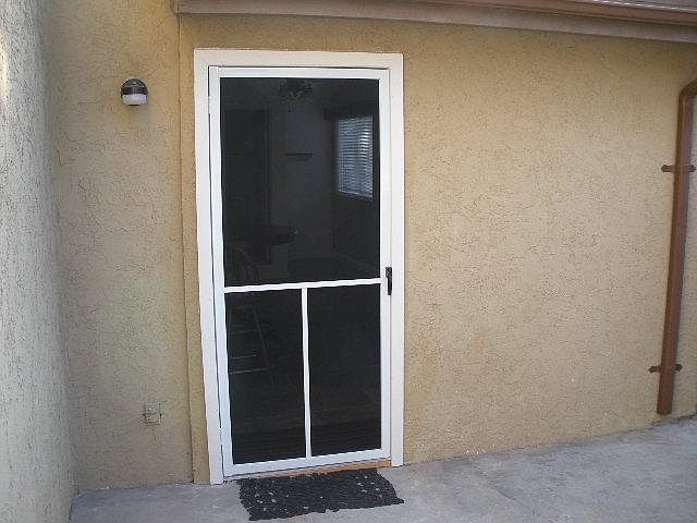 1099 Red Maple Dr photo 2