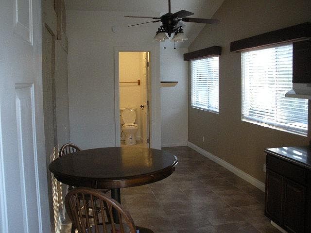 1099 Red Maple Dr photo 3