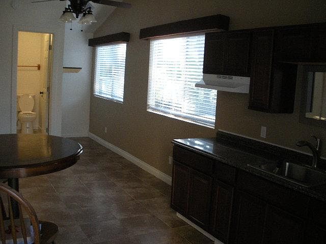 1099 Red Maple Dr photo 4