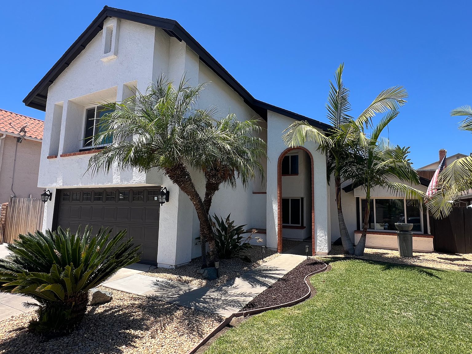 1371 La Mancha Pl photo 3