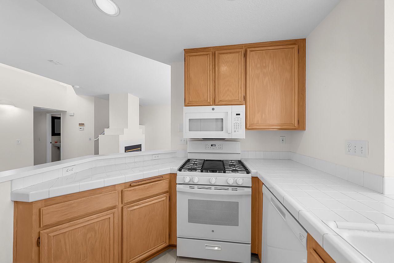1348 Serena Cir photo 5