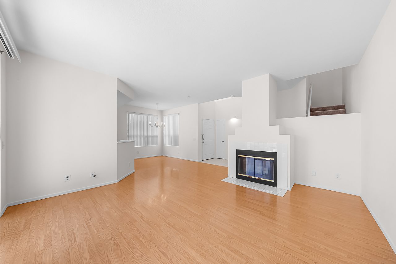 1348 Serena Cir photo 3