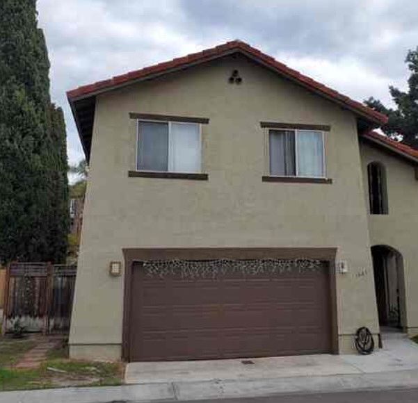 1643 Sunset Point Ct photo 2