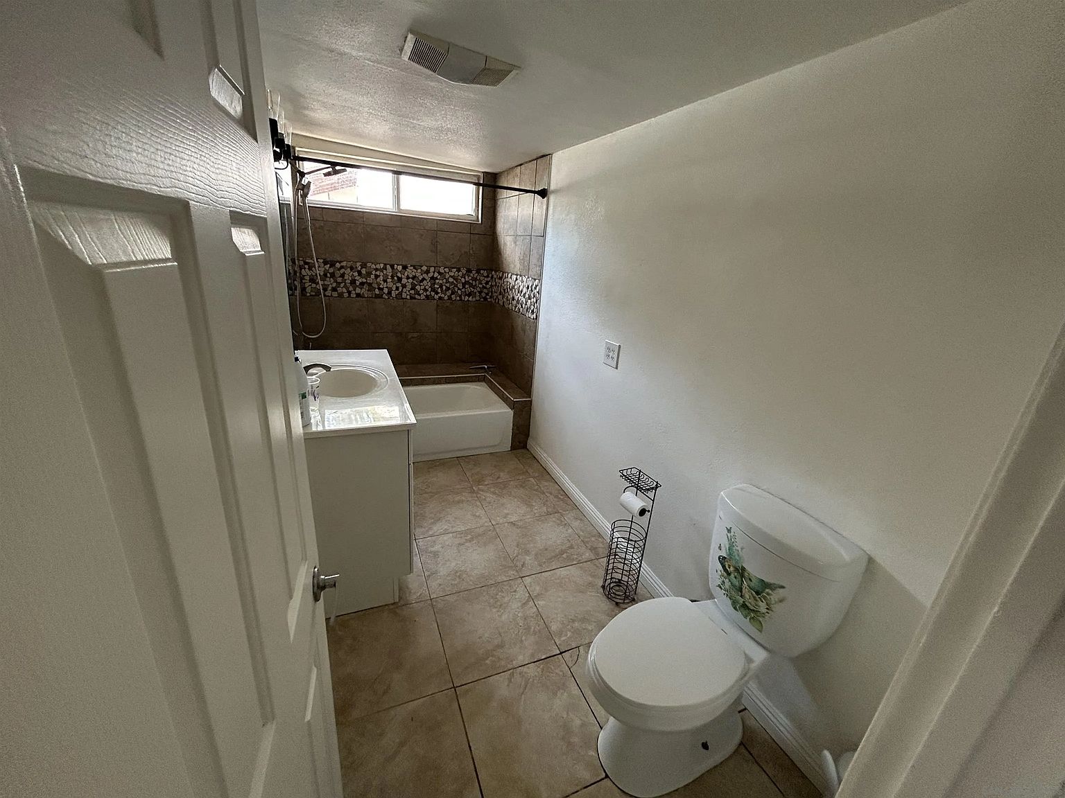 44660 Holtville Ave photo 5