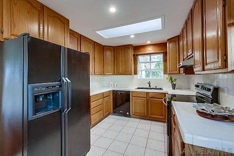 5027 Glasgow Dr photo 3