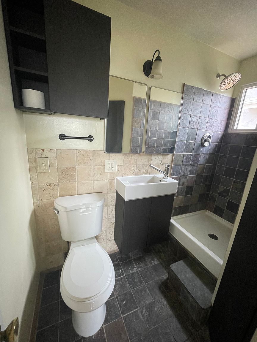 3722 Conrad Ave photo 4