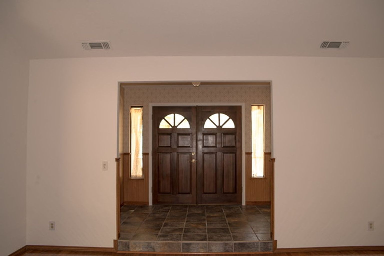 16320 Loretta Ln photo 5