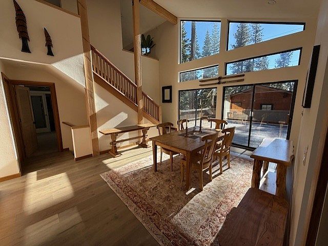 582 Estates Dr photo 2