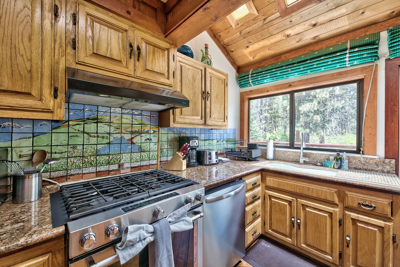 428 Sotoyone Ave photo 5