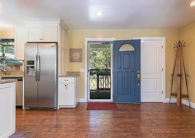 574 Midiron Ave photo 2