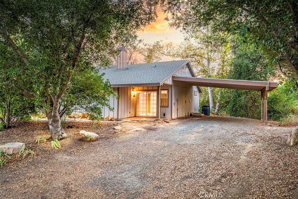 32725 Jerome Ln photo 3