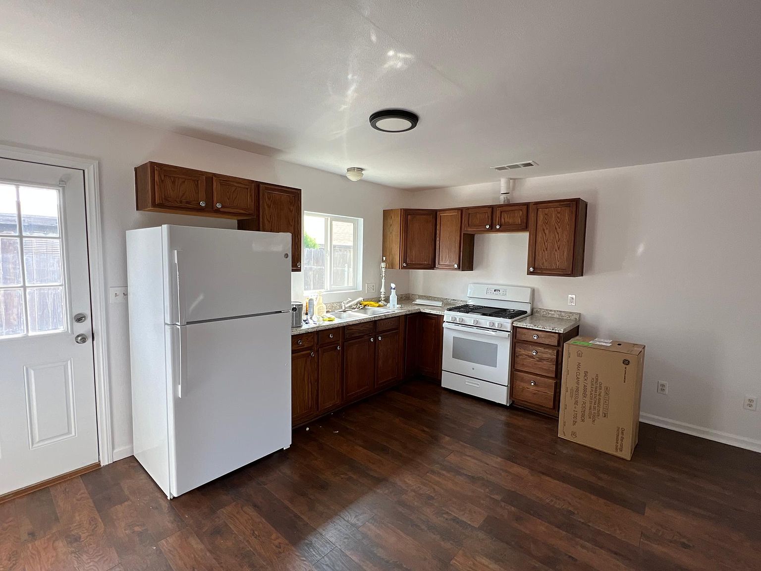 32830 9th St photo 3