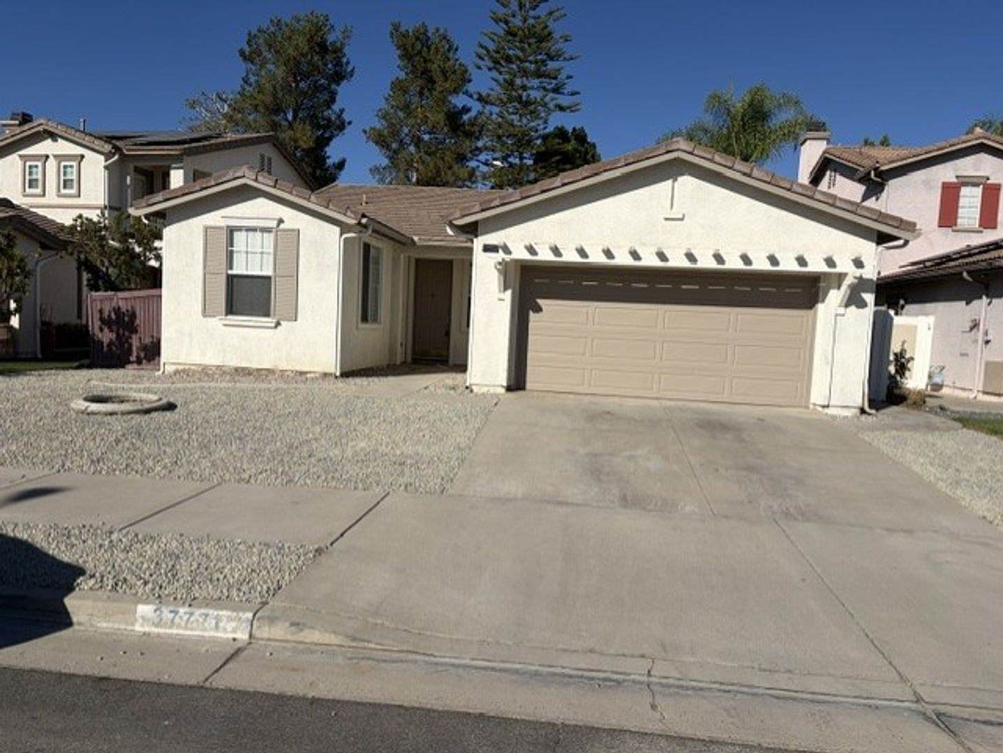 37771 Spruce Ct photo 2