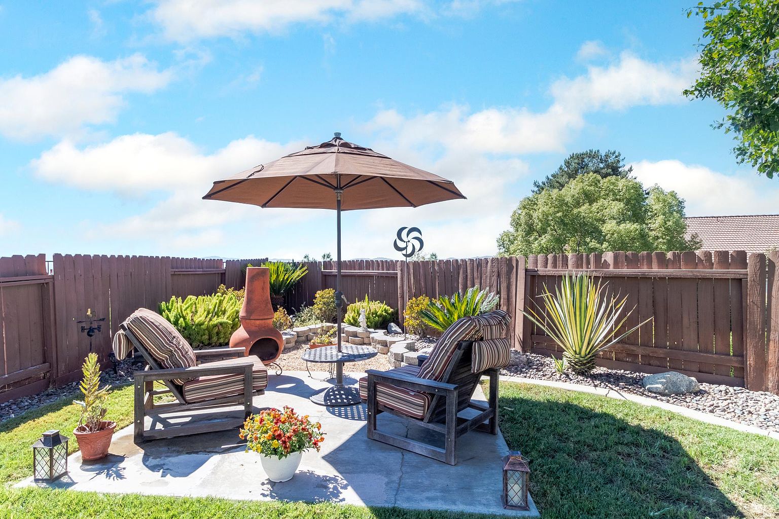 39786 Naples Dr photo 2