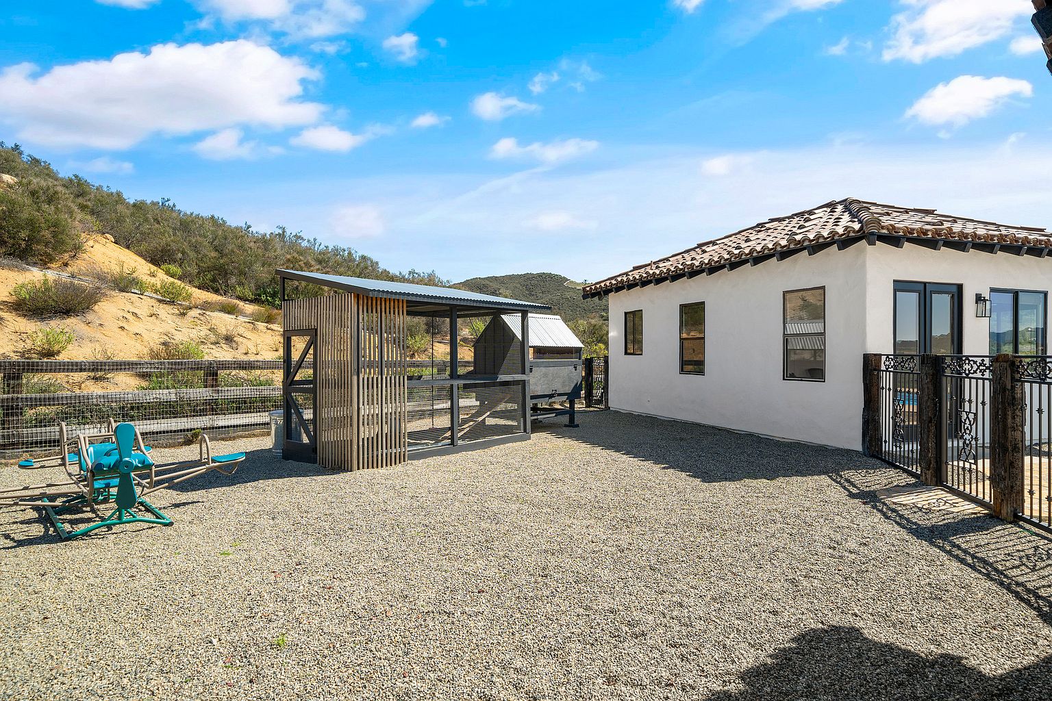 37700 Calle De Lobo photo 5