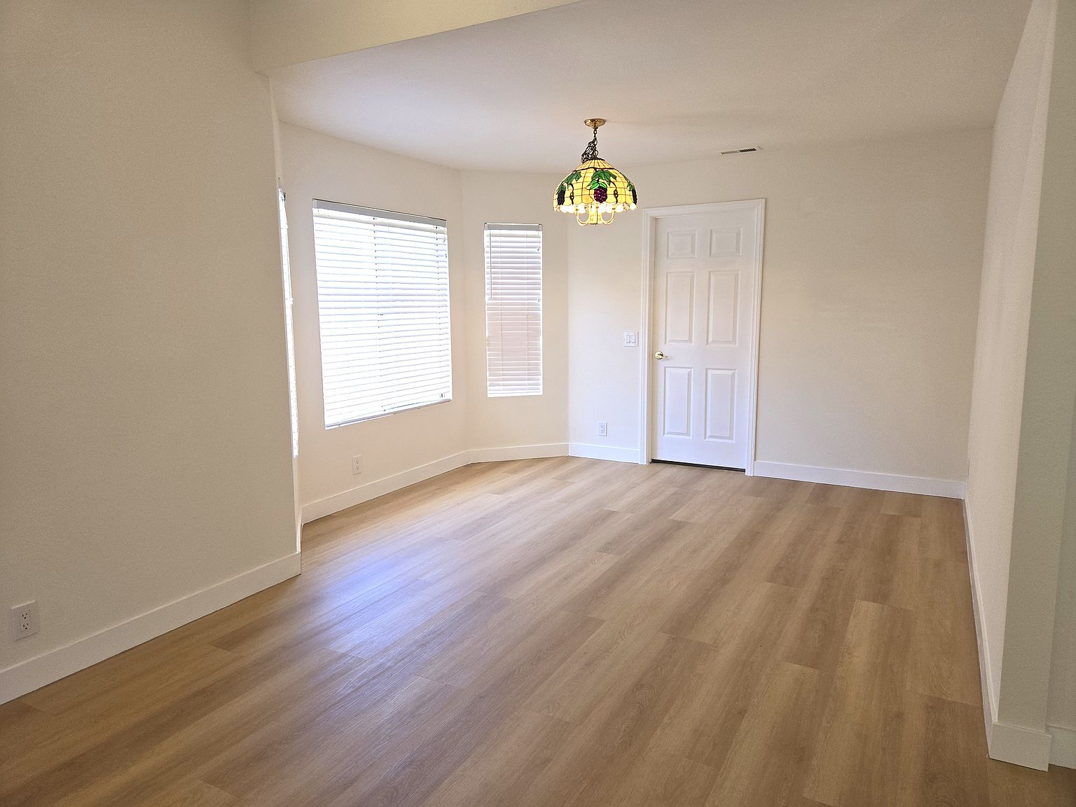 43982 Highlander Dr photo 4