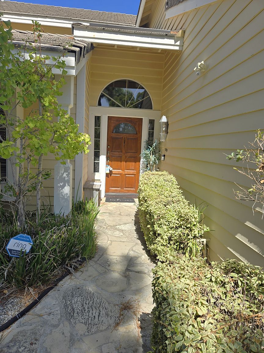 43982 Highlander Dr photo 2