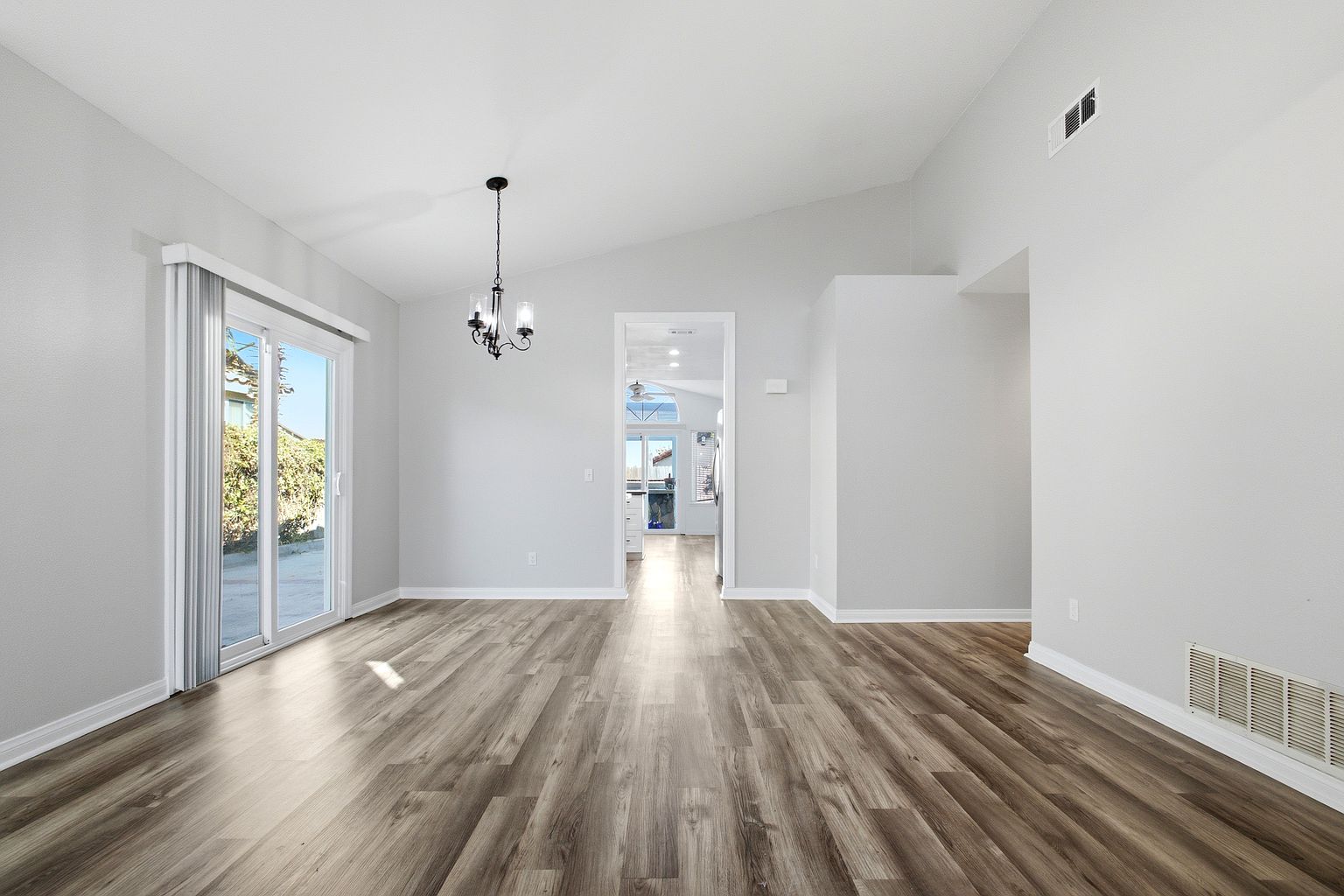 39766 Del Val Dr photo 2