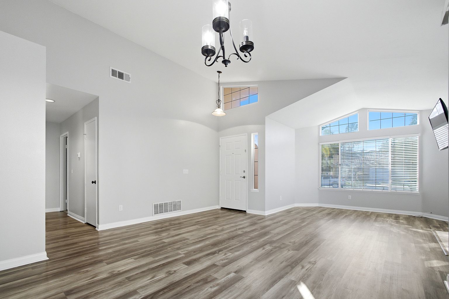 39766 Del Val Dr photo 5