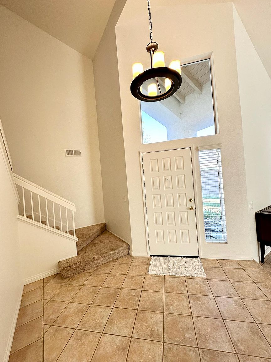 23931 Constantine Dr photo 2